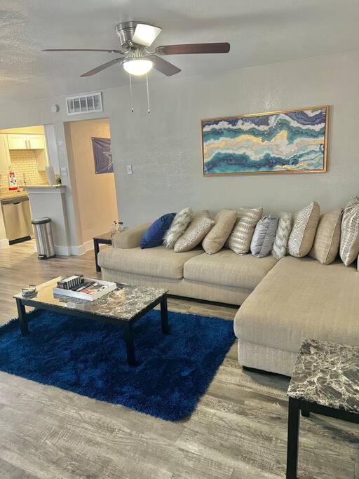 Lovely 2-Bedroom Condo Next To At&T Stadium Arlington Extérieur photo